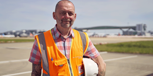 Profile photograph of Andy Edwards on the airfield